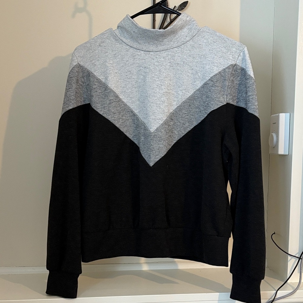 Gray and Black Women's Sweater